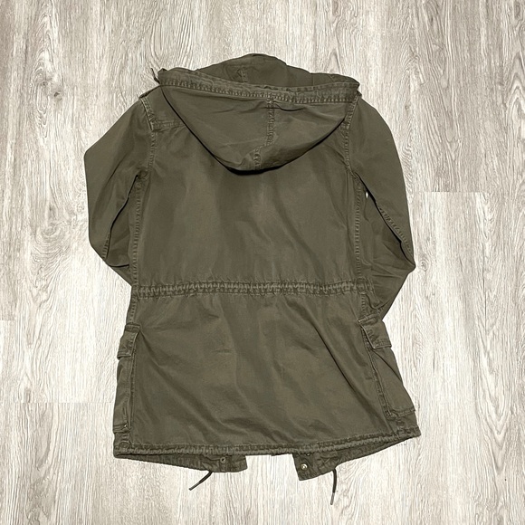 Aritzia Talula Trooper Jacket in Dark Olive Green - Picture 3 of 5